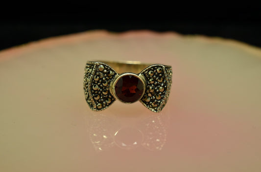 925 Sterling Silver Garnet and Marcasite Ring  Sz 7