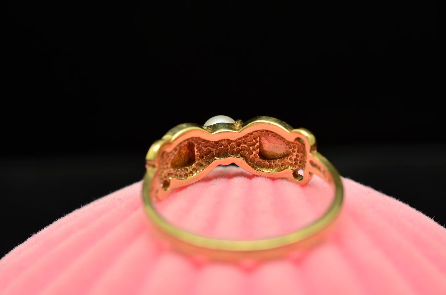 10K Yellow Gold Black Hills Gold Leaves & Natural White Pearl Ring Band Size 6.5