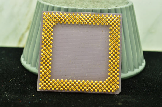 AMD K-6-2 / 500 AFX 2.2V CORE 3.3V I/O CPU Computer Chip