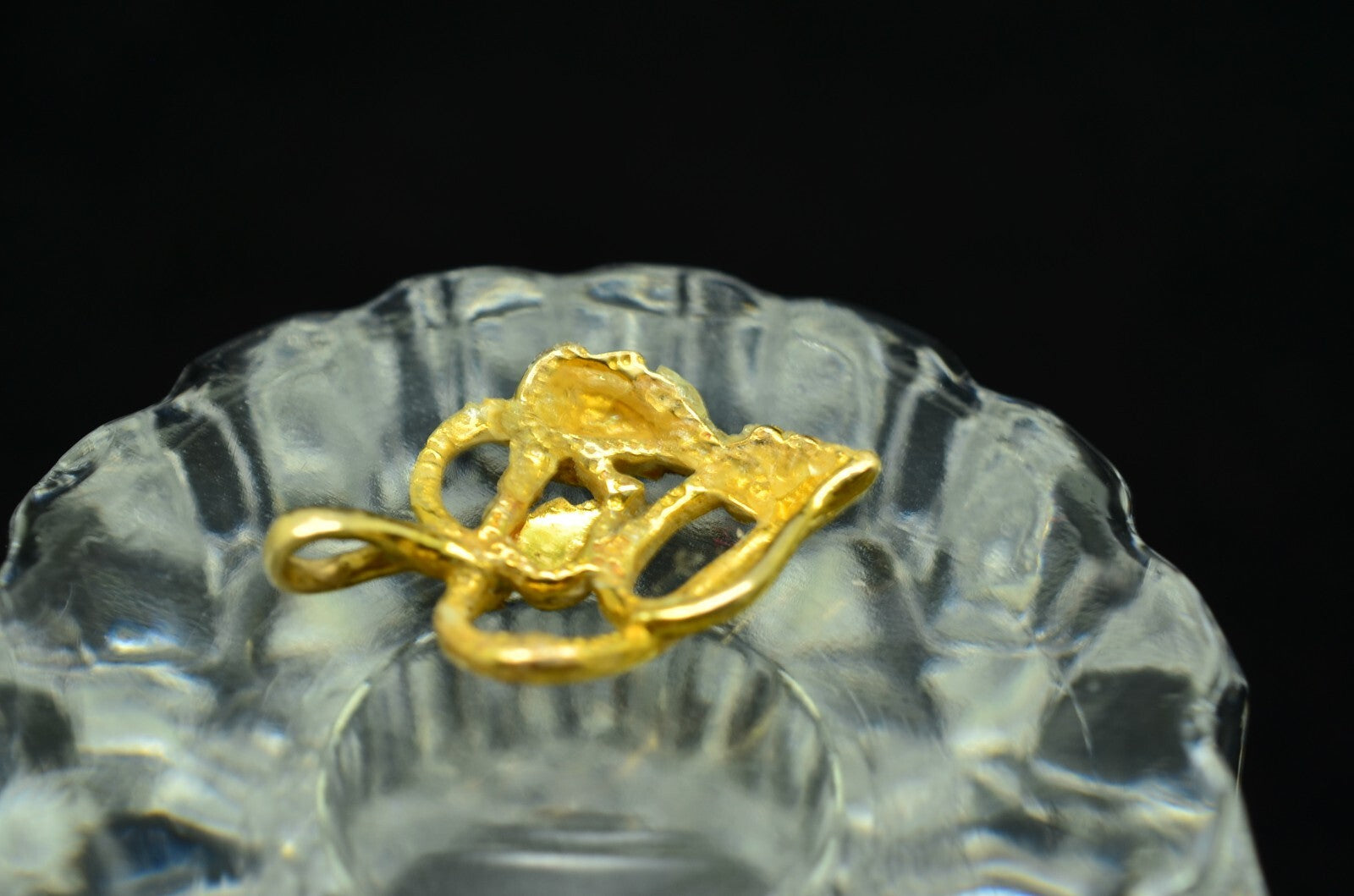 10K Yellow Gold Black Hills Gold Leaves & Grape Design Open Heart Pendant Charm