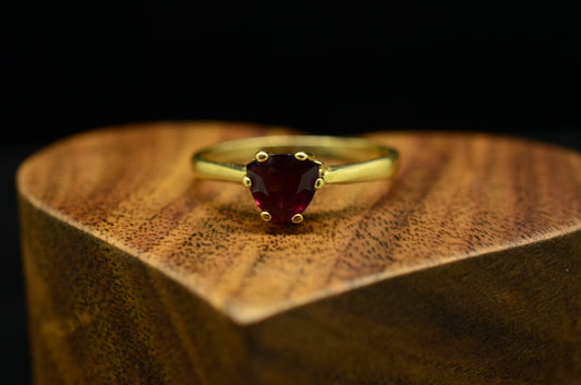 14K Yellow Gold Trillion Cut Dark Purple Amethyst Solitaire Ring Band Size 7.75