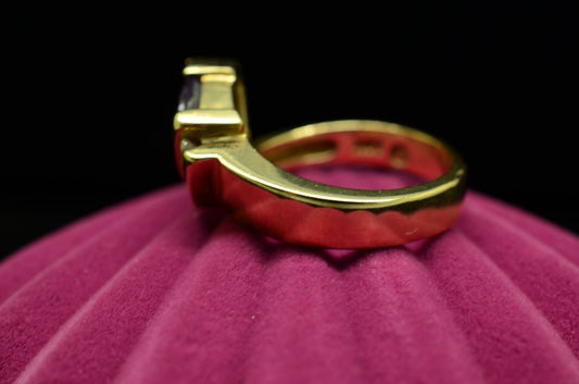 14K Yellow Gold trillion cut amethyst ring band w/ diamond accents size 5.5