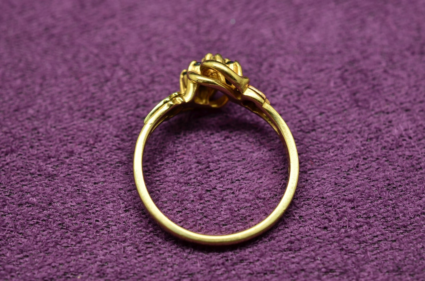 10K Yellow Gold Black Hills Gold Leaves w/ Topaz & Diamond Ring Band Size 7