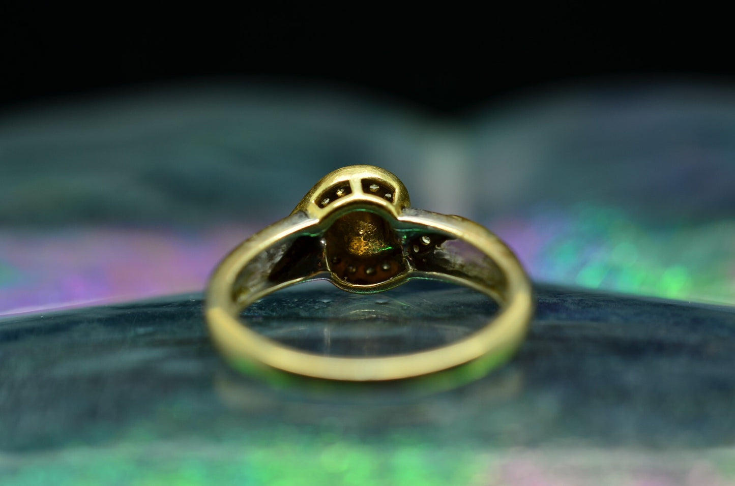 10K White Gold white pearl solitaire ring band w/ diamond accents size 6.75