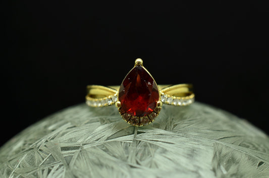 10K Yellow Gold Pear Cut Red Garnet Ring Band w/ Diamond Accents Size 6.75