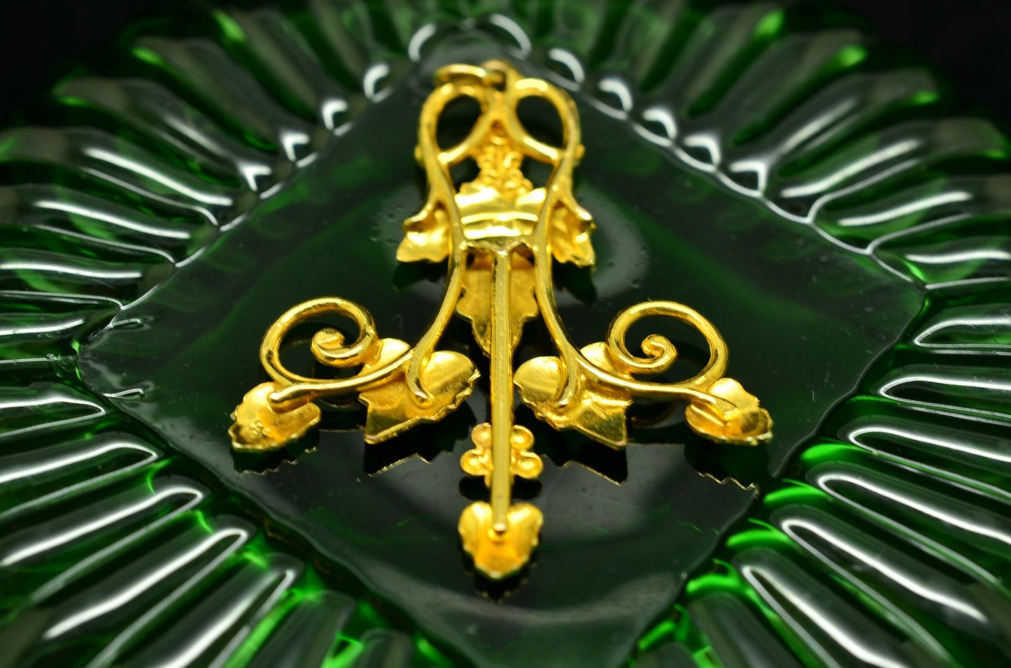 10K Yellow Gold Black Hills Gold Leaves & Grapes Design Pendant Charm -Large