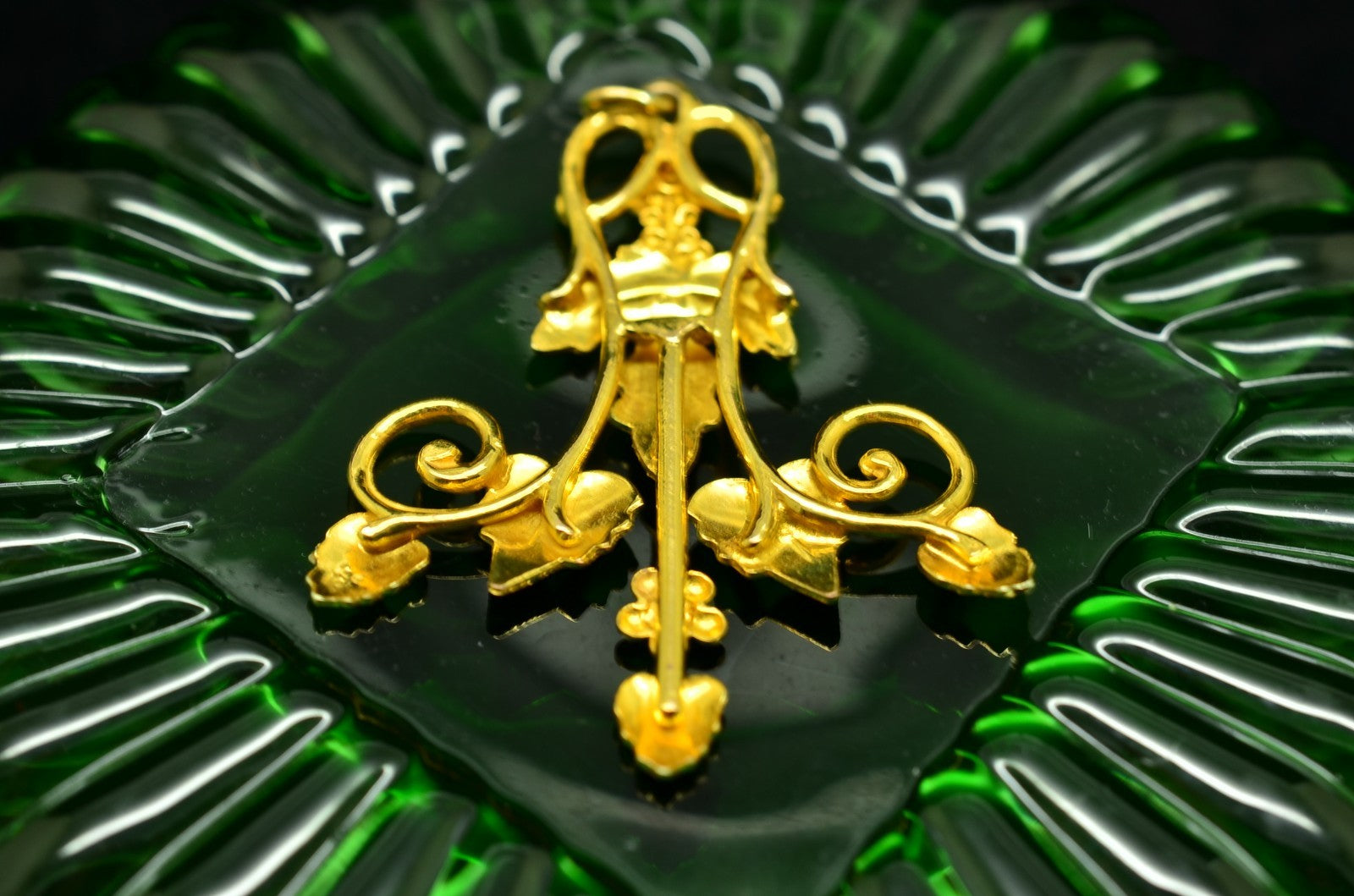 10K Yellow Gold Black Hills Gold Leaves & Grapes Design Pendant Charm -Large