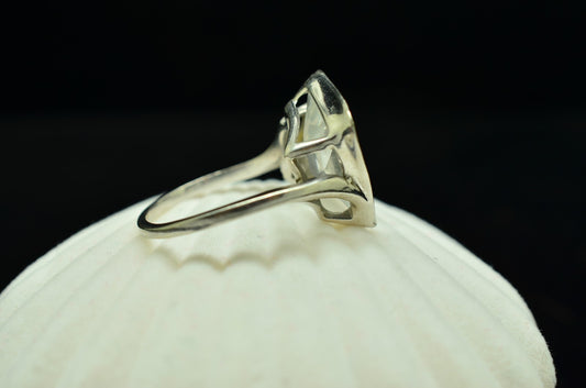 10k White Gold heart emerald cut white topaz solitaire ring band size 5.75