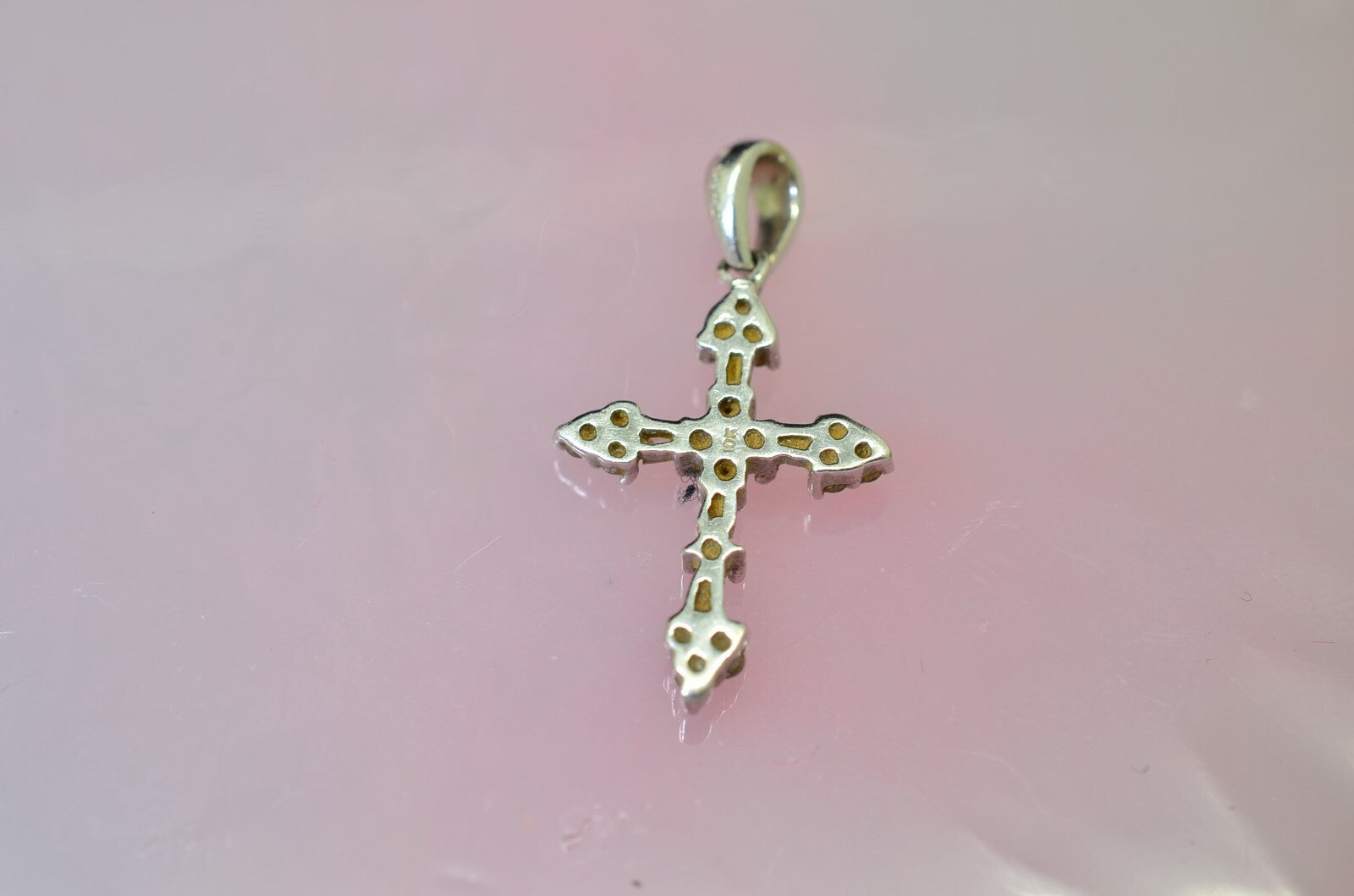 10K White Gold cross pendant charm w/ diamonds 0.22 tcw