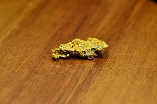 20K Yellow Gold natural gold nugget 1.6 grams 16mm X 7mm X 4mm