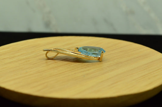 14K YELLOW GOLD PEAR CUT AQUA BLUE TOPAZ & DIAMONDS FLARED DESIGN PENDANT CHARM
