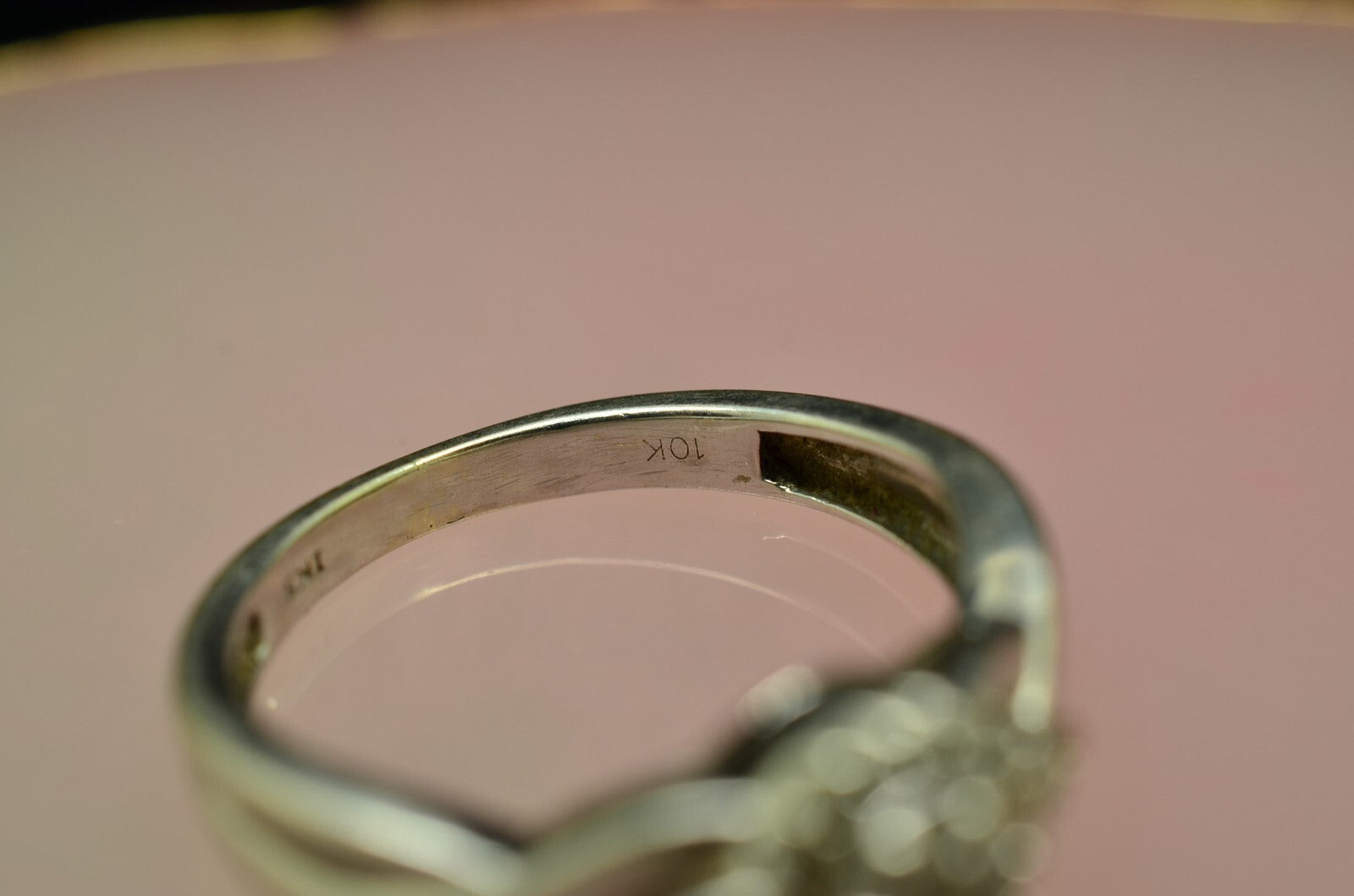 10k White Gold diamond cluster design ring band size 5.5