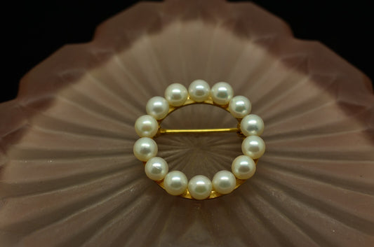 14K Yellow gold circle wreath of natural white pearls pin brooch