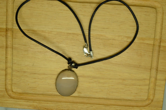 18" 925 Sterling Silver oval cloudy agate pendant necklace w/ leather strap
