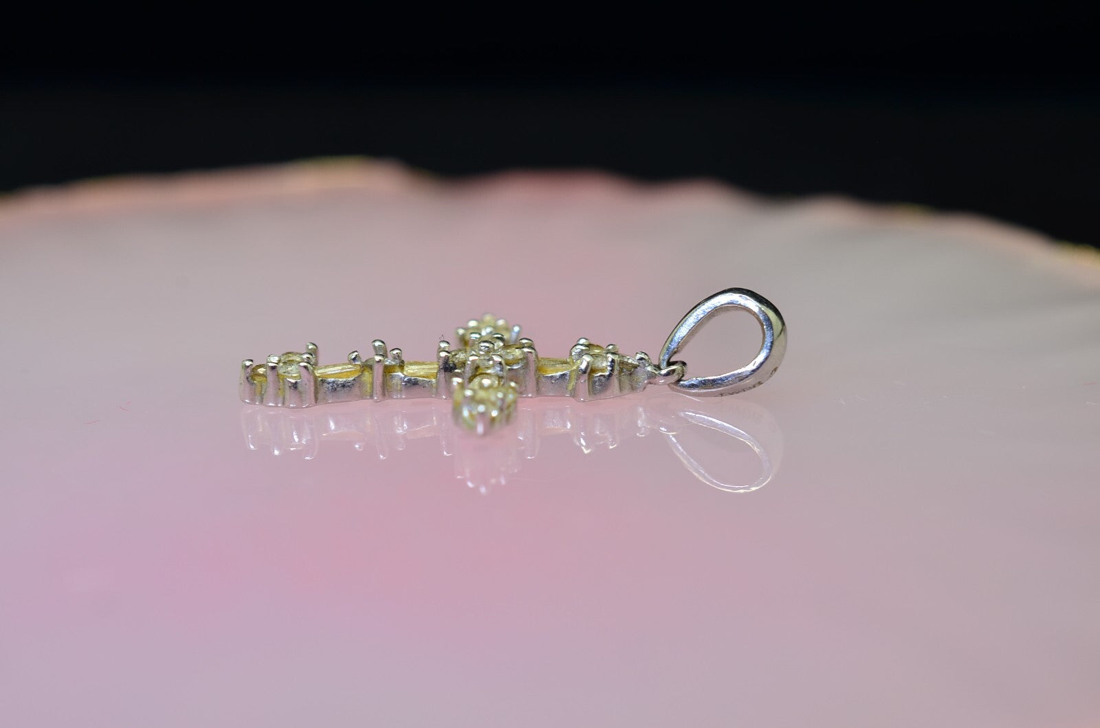 10K White Gold cross pendant charm w/ diamonds 0.22 tcw