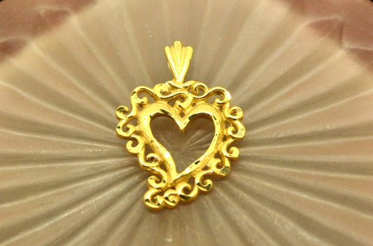 14K Yellow gold fancy swirly design open heart pendant charm