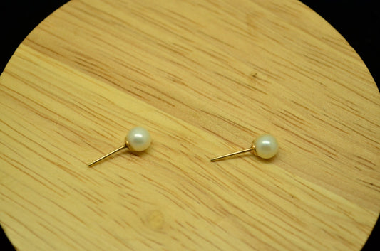 14K YELLOW GOLD 5.4mm NATURAL WHITE PEARL STUD EARRINGS