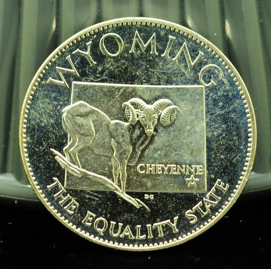 925 Silver Franklin Mint Art Round State of Wyoming