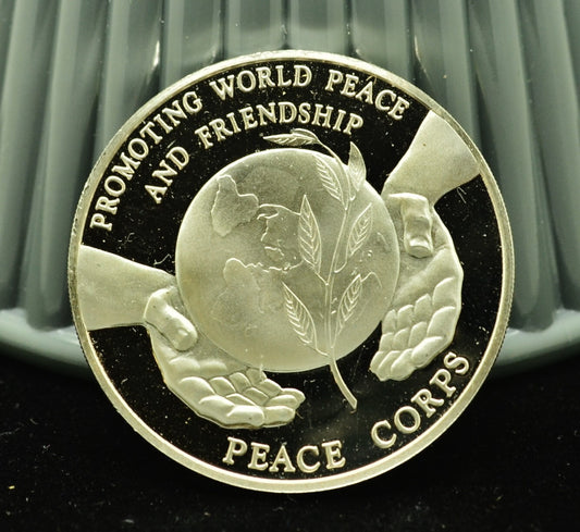 1972 Postmasters Of America Peace Corps Franklin Mint Art Round 92.5% Silver
