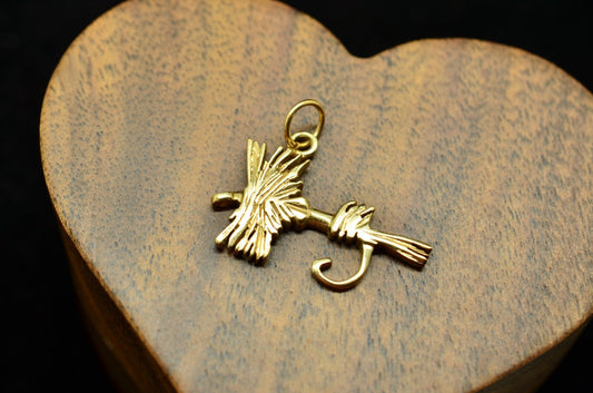 14K Yellow Gold Fly Fishing Lure Pendant Charm