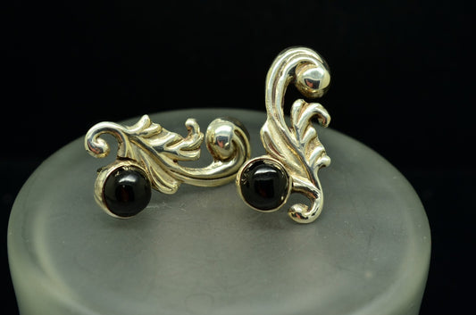 925 Sterling Silver Black Onyx Swirly Leaf Design Screwback Earrings