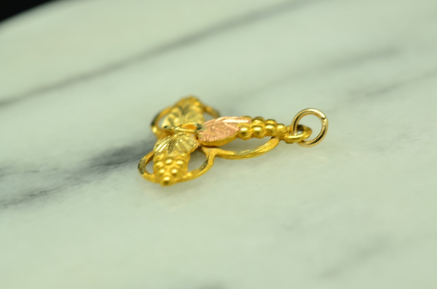 10K Yellow Gold Black Hills Gold Leaves & Grapes Design Pendant Charm