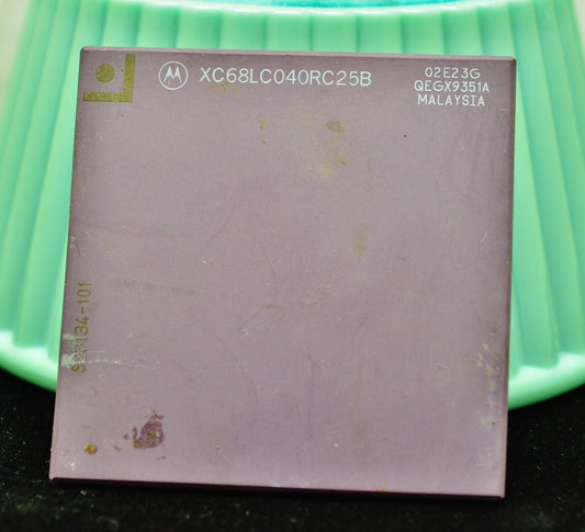 Motorola MC68LC40RC25B 02E23G Apple Macintosh CPU Computer Chip