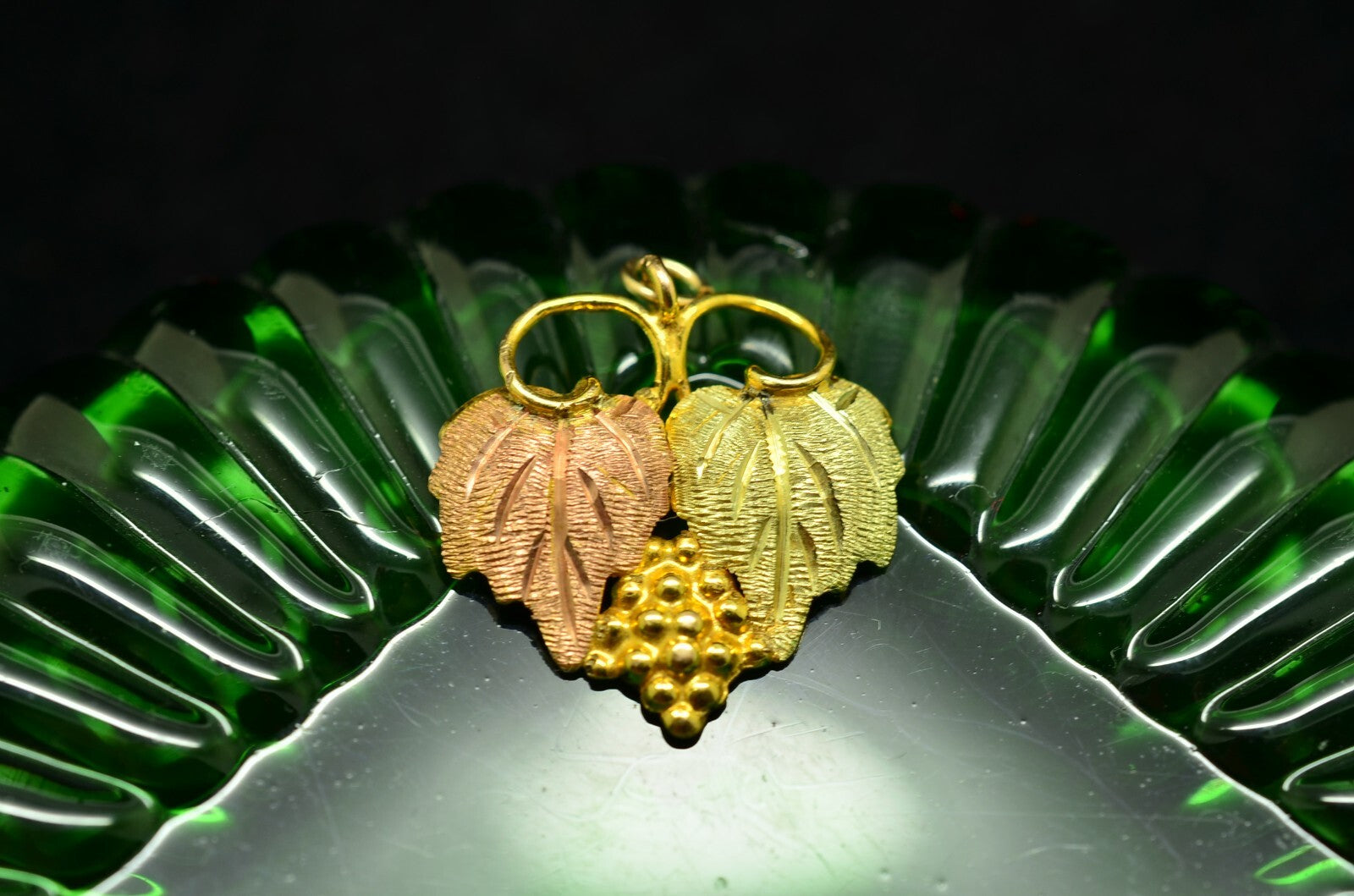 10K Yellow Gold Black Hills Gold Leaves & Grapes Design Pendant Charm