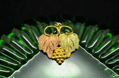 10K Yellow Gold Black Hills Gold Leaves & Grapes Design Pendant Charm