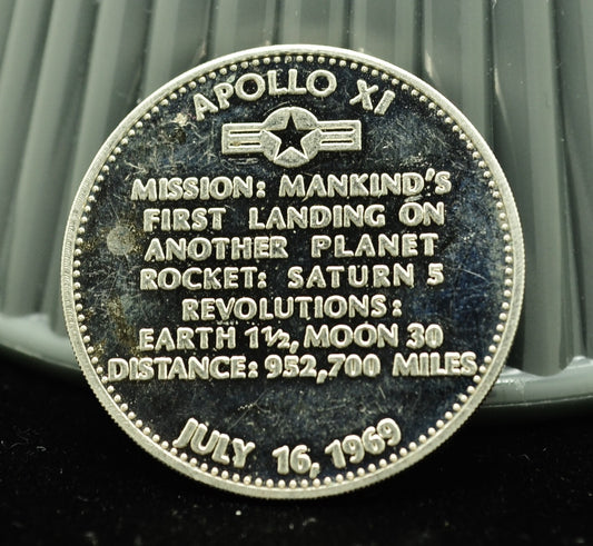 1970 Apollo XI First Moon Landing Danbury Mint Art Round 92.5% Silver