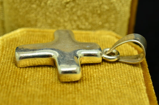 925 Sterling silver cross pendant charm