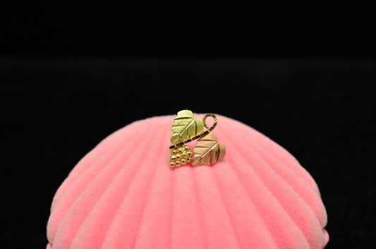 10K Yellow Gold Black Hills Gold Leaves & Grapes Single Stud Earring -just one
