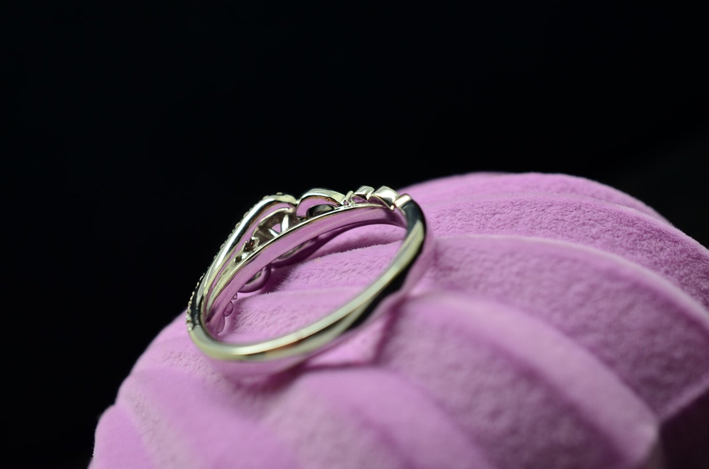 10K White Gold White Sapphire Sculptural Engagement Ring Diamond accents Size 7