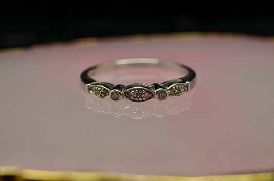 14K White Gold fancy diamond anniversary ring band 1/8 tcw size 8.75