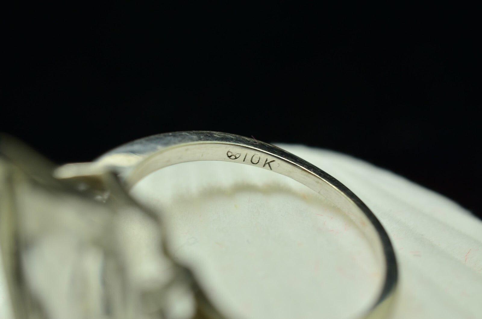 10k White Gold heart emerald cut white topaz solitaire ring band size 5.75