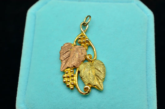10K Yellow Gold Black Hills Gold Leaves & Grapes Design Pendant Charm