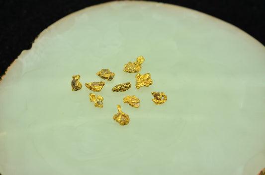 Lot of 18k-20k Yellow Gold tiny natural gold nuggets 2.0 grams