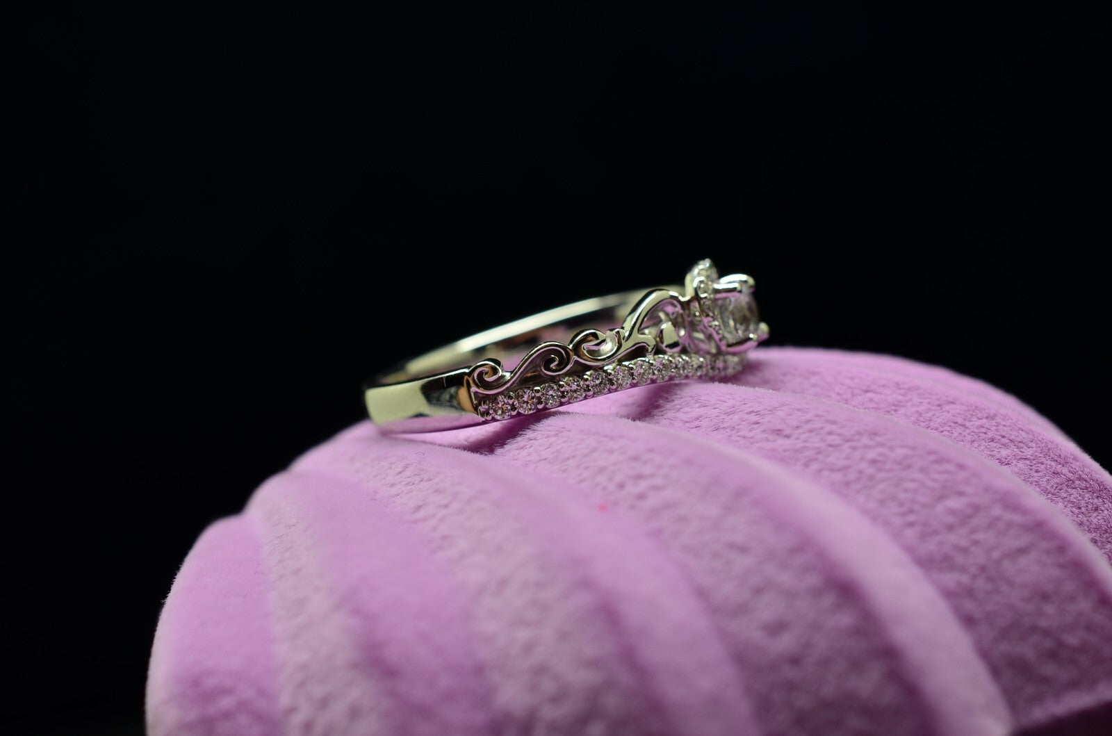 10K White Gold White Sapphire Sculptural Engagement Ring Diamond accents Size 7