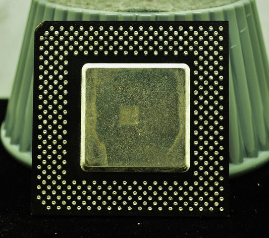 INTEL CELERON 400 1998 CPU Computer Chip