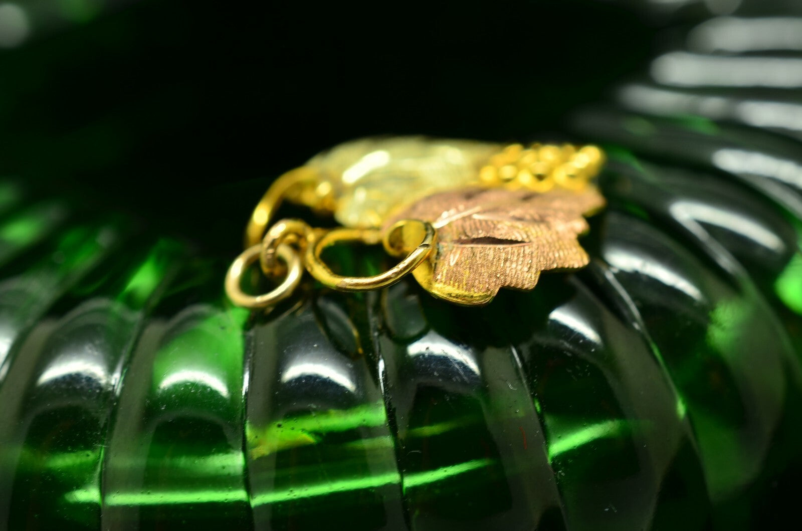 10K Yellow Gold Black Hills Gold Leaves & Grapes Design Pendant Charm