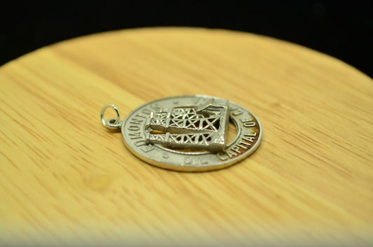 925 Sterling Silver Edmonton Oil Capitol Of Canada round pendant charm
