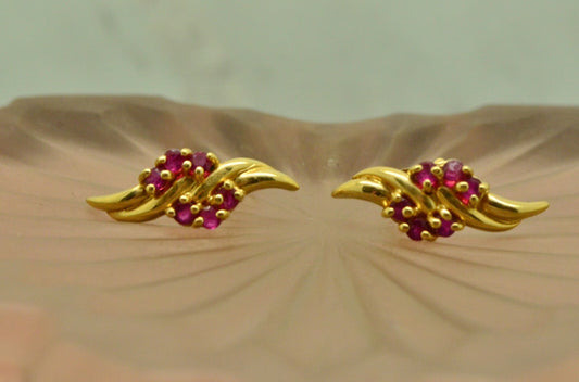 14K Yellow Gold pink ruby swirly ribbon design stud earrings