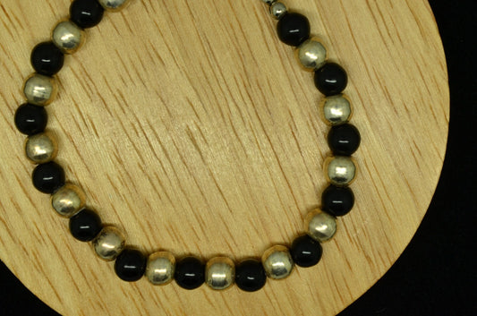 7.25" 925 Sterling Silver alternating black & silver beaded bracelet
