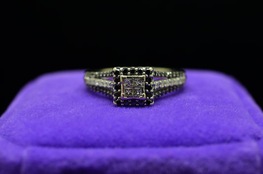 10K White Gold 20 Stone Diamond Raised Setting Ring Band w/ Accents Size 5.25