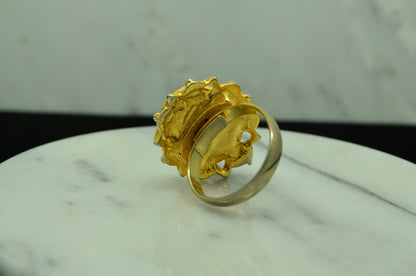 YELLOW GOLD FILLED OVAL BLACK & WHITE PAINTED FLOWER DESIGN RING BAND SIZE 6 ADJ