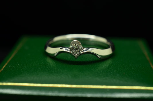 18K White Gold Diamond Solitaire Ring Band 1/20 Carat Size 6.5