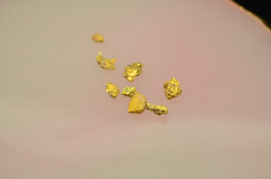 Lot of 18k Yellow Gold tiny natural gold nuggets  1.2 grams