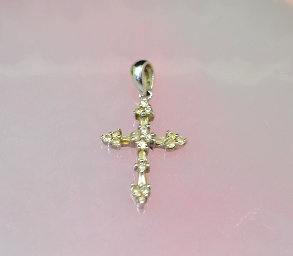 10K White Gold cross pendant charm w/ diamonds 0.22 tcw