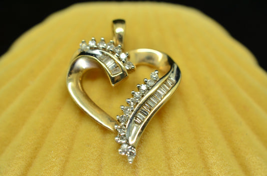 10K Yellow Gold diamond covered open heart pendant charm 0.25 tcw