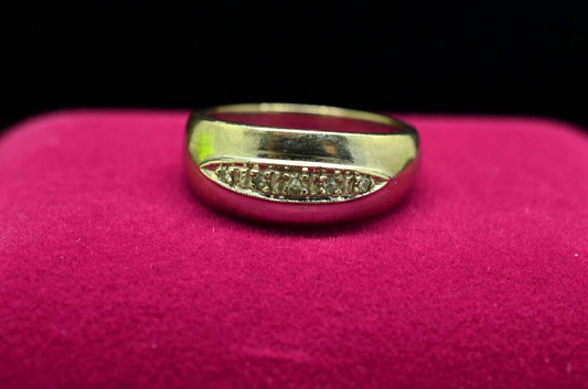 14K White Gold 5 stone diamond anniversary ring band size 7.75